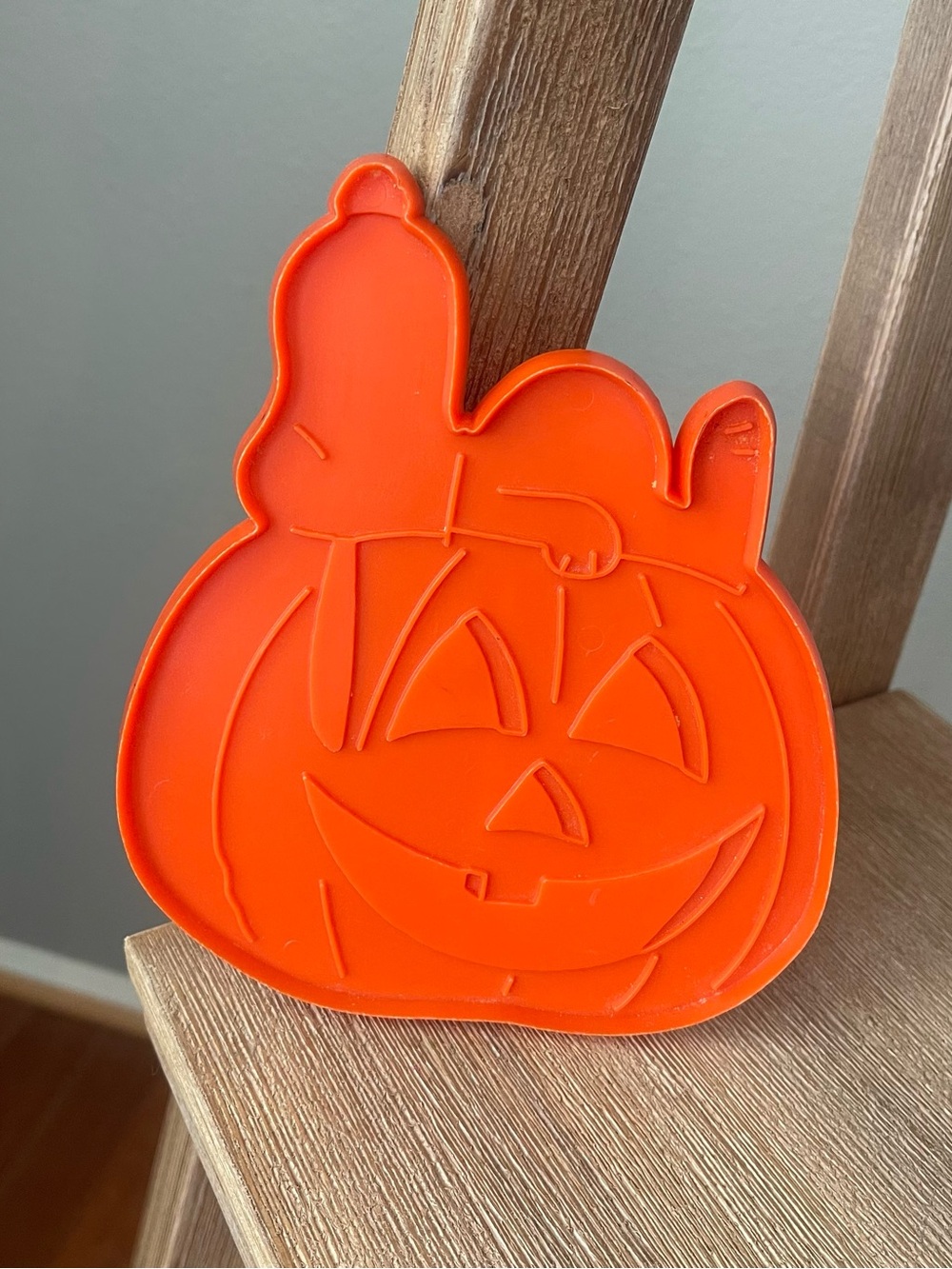 VTG Hallmark Peanuts Snoopy Jack-O-Lantern Pumpkin Big Cookie Cutter Halloween